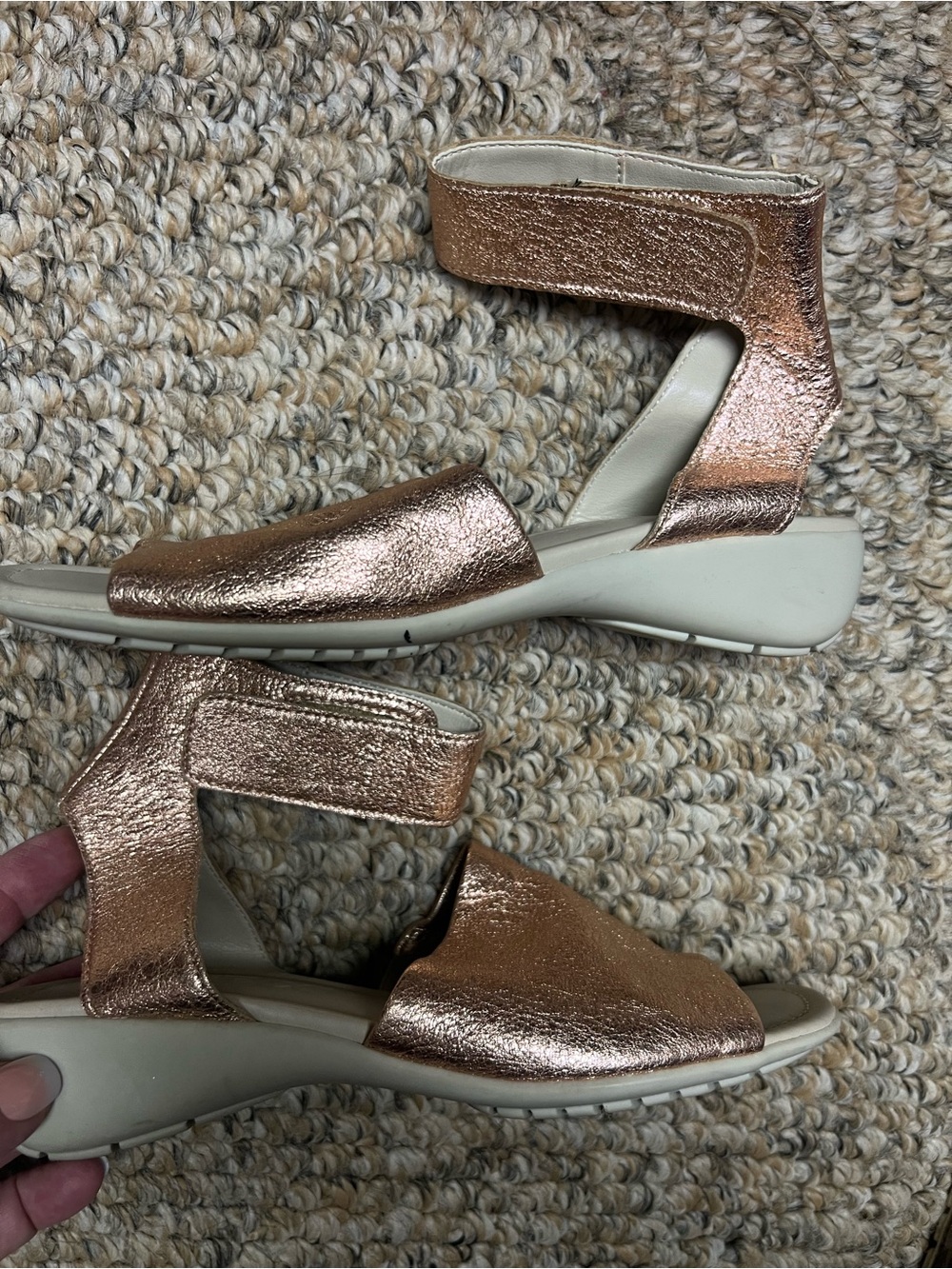 Women’s the Flexx Metallic Rose Gold Comfort Sandals with Ankle Strap Size 6.5